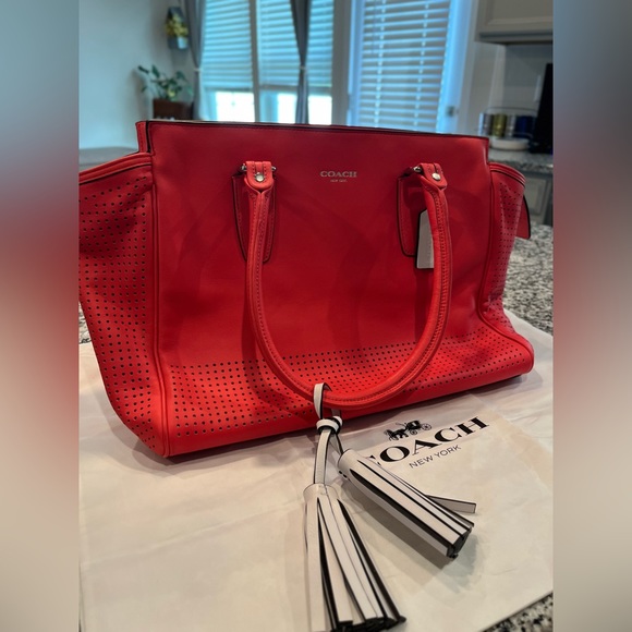 EUC, Coach, Legacy Leather, Perforated, Medium Watermelon Bag, Model 22390 💕 - Picture 8 of 14